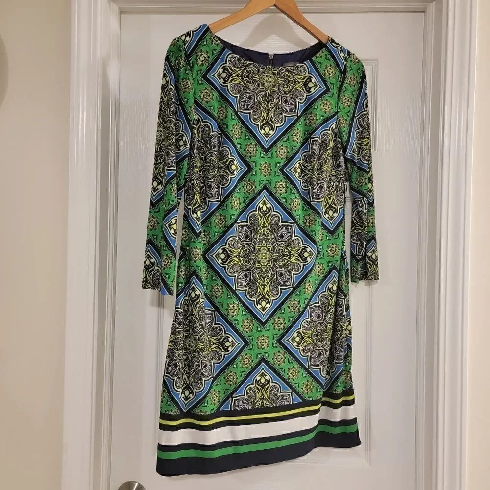 VINCE CAMUTO Shift Dress Green Geometric Round Neckline size 8